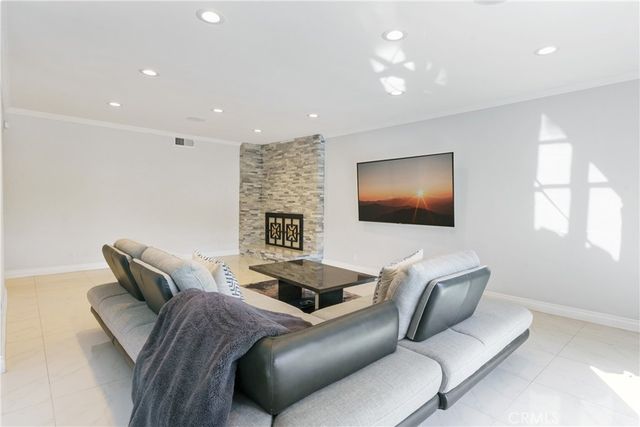 7796 Skyhill Drive, Los Angeles, CA 90068