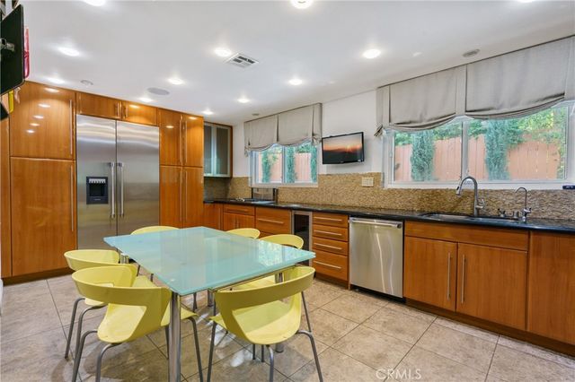 7796 Skyhill Drive, Los Angeles, CA 90068