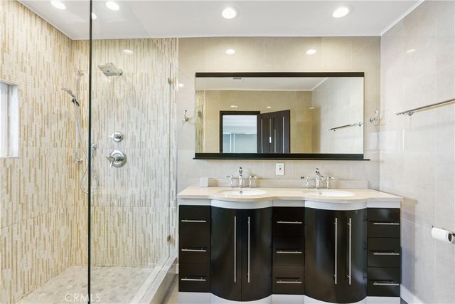 7796 Skyhill Drive, Los Angeles, CA 90068