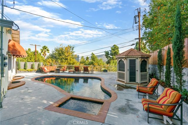 7796 Skyhill Drive, Los Angeles, CA 90068