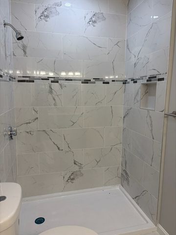 184 Avenue C 4, Woonsocket, RI 02895