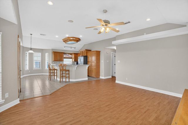 514 Pompano Street, Bayou Vista, TX 77563