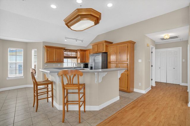 514 Pompano Street, Bayou Vista, TX 77563