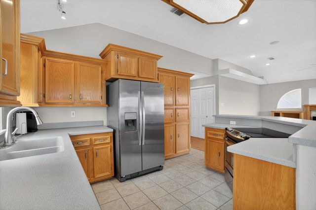 514 Pompano Street, Bayou Vista, TX 77563
