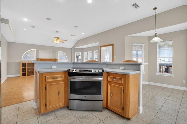 514 Pompano Street, Bayou Vista, TX 77563