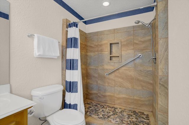 514 Pompano Street, Bayou Vista, TX 77563