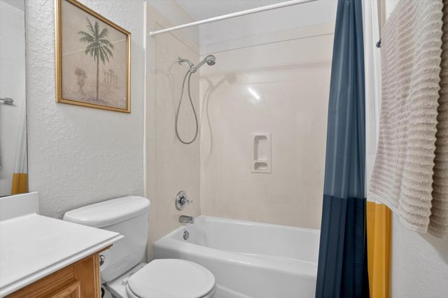 514 Pompano Street, Bayou Vista, TX 77563