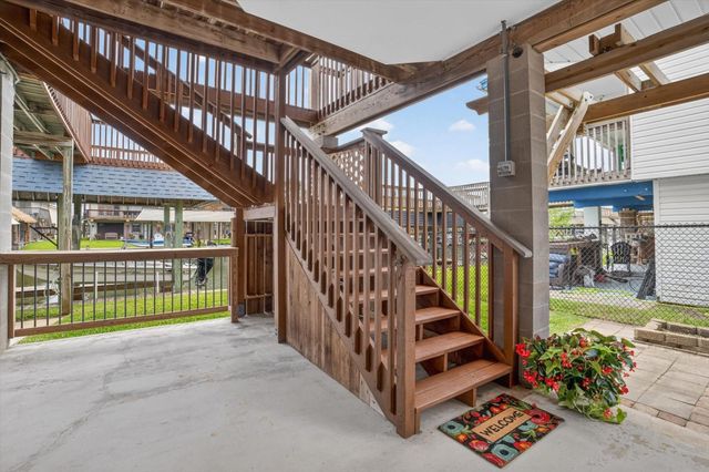 514 Pompano Street, Bayou Vista, TX 77563