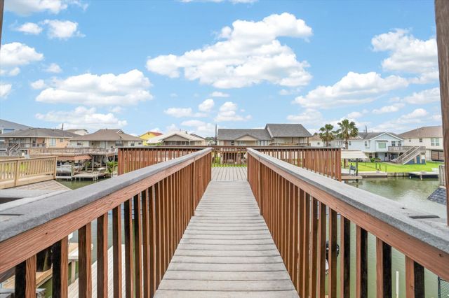 514 Pompano Street, Bayou Vista, TX 77563