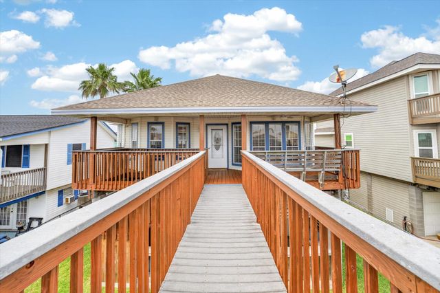 514 Pompano Street, Bayou Vista, TX 77563