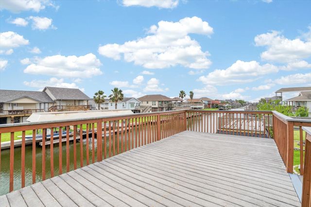 514 Pompano Street, Bayou Vista, TX 77563