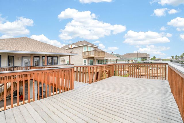 514 Pompano Street, Bayou Vista, TX 77563