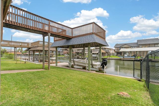 514 Pompano Street, Bayou Vista, TX 77563