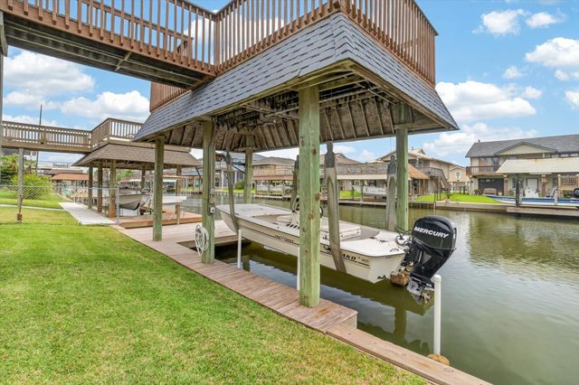 514 Pompano Street, Bayou Vista, TX 77563
