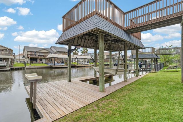 514 Pompano Street, Bayou Vista, TX 77563
