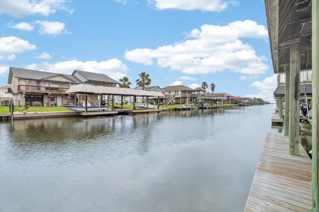 514 Pompano Street, Bayou Vista, TX 77563
