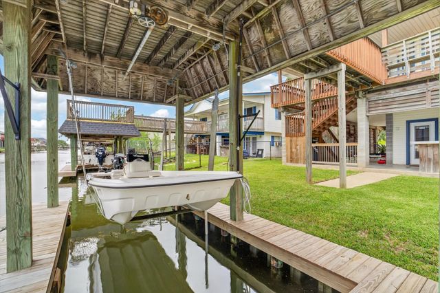 514 Pompano Street, Bayou Vista, TX 77563