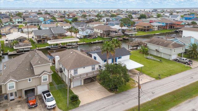 514 Pompano Street, Bayou Vista, TX 77563