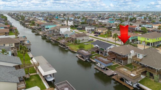 514 Pompano Street, Bayou Vista, TX 77563