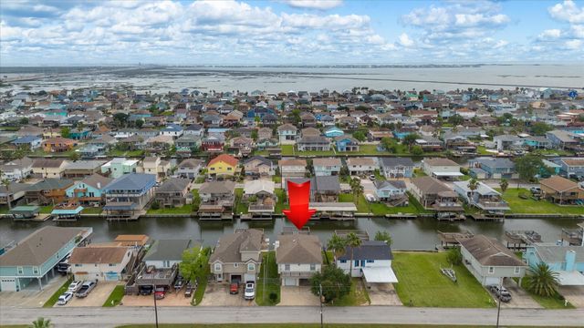 514 Pompano Street, Bayou Vista, TX 77563