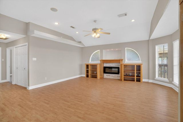 514 Pompano Street, Bayou Vista, TX 77563