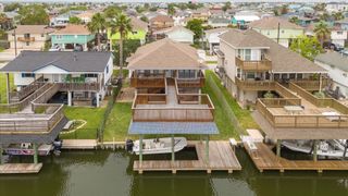 514 Pompano Street, Bayou Vista, TX 77563