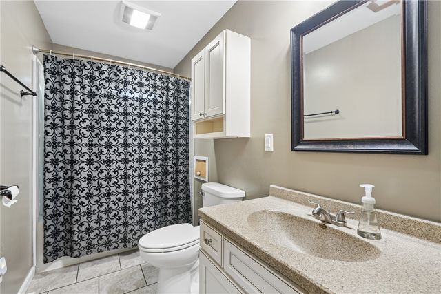 160 West Post Road NW, Cedar Rapids, IA 52405