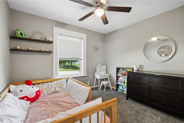 160 West Post Road NW, Cedar Rapids, IA 52405