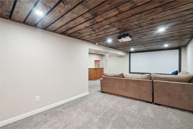 160 West Post Road NW, Cedar Rapids, IA 52405