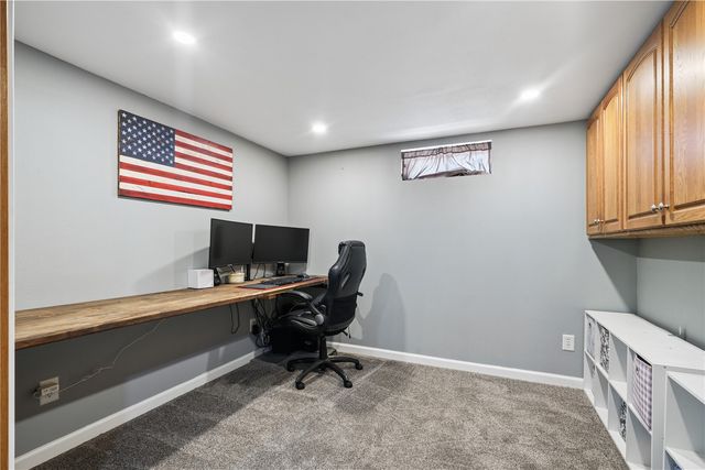 160 West Post Road NW, Cedar Rapids, IA 52405