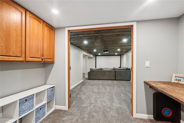 160 West Post Road NW, Cedar Rapids, IA 52405