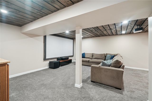 160 West Post Road NW, Cedar Rapids, IA 52405