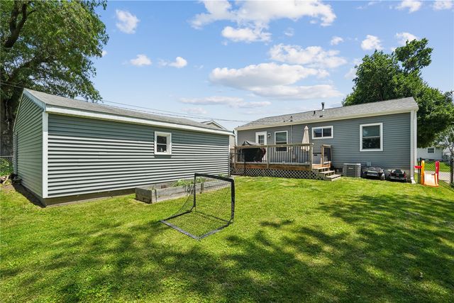 160 West Post Road NW, Cedar Rapids, IA 52405