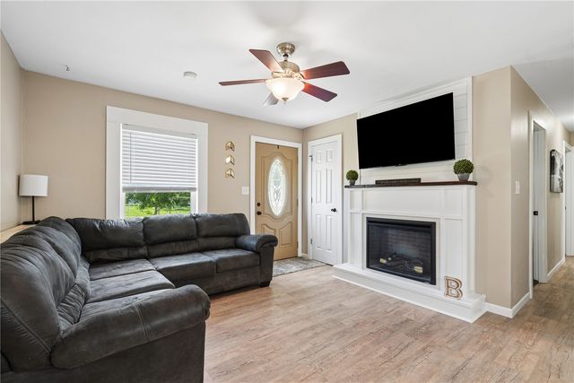 160 West Post Road NW, Cedar Rapids, IA 52405