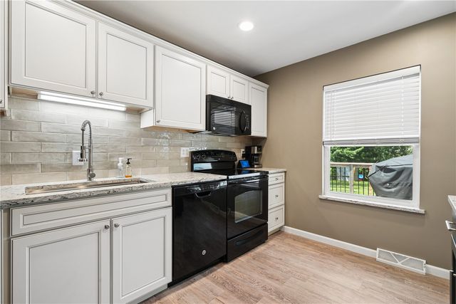 160 West Post Road NW, Cedar Rapids, IA 52405