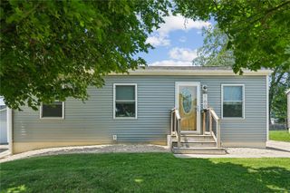 160 West Post Road NW, Cedar Rapids, IA 52405