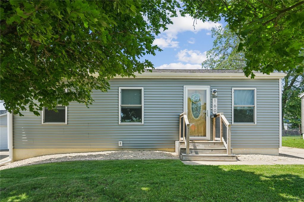 160 West Post Road NW, Cedar Rapids, IA 52405