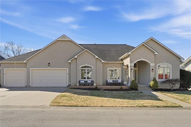 10308 Granada Lane, Overland Park, KS 66207