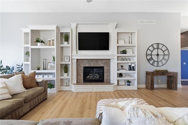 10308 Granada Lane, Overland Park, KS 66207