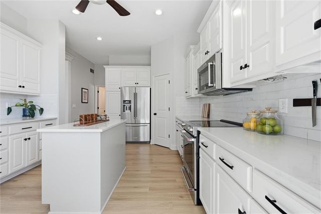 10308 Granada Lane, Overland Park, KS 66207