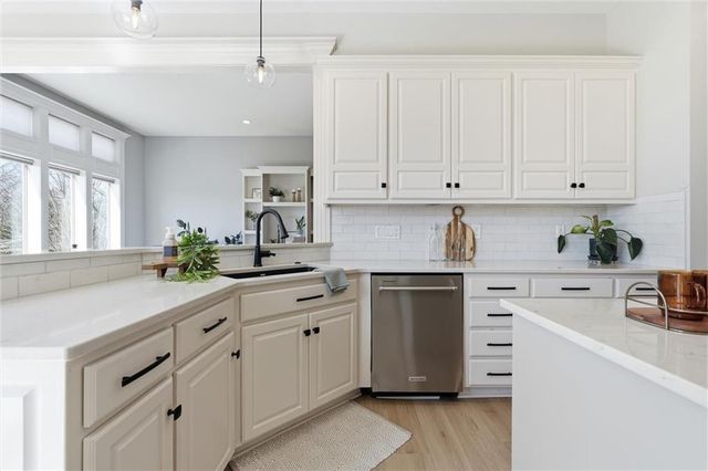 10308 Granada Lane, Overland Park, KS 66207