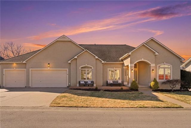 10308 Granada Lane, Overland Park, KS 66207