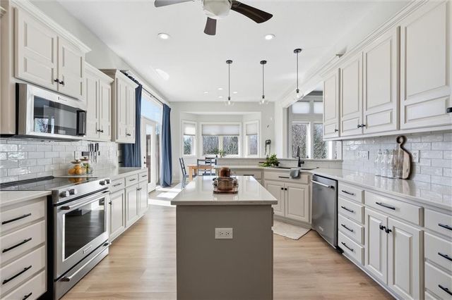 10308 Granada Lane, Overland Park, KS 66207