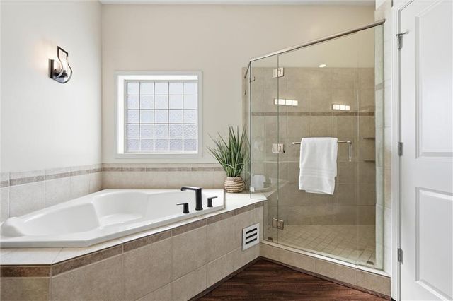 10308 Granada Lane, Overland Park, KS 66207