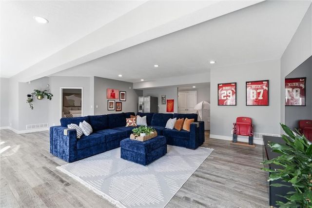 10308 Granada Lane, Overland Park, KS 66207