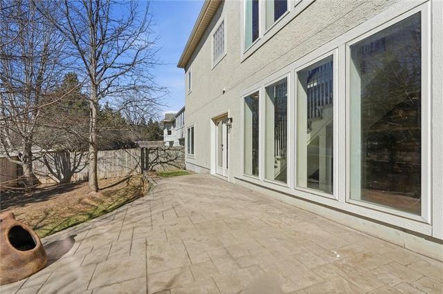 10308 Granada Lane, Overland Park, KS 66207