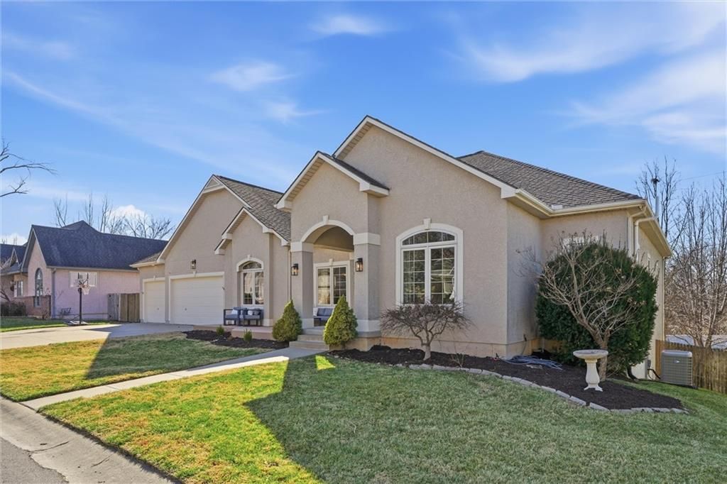 10308 Granada Lane, Overland Park, KS 66207