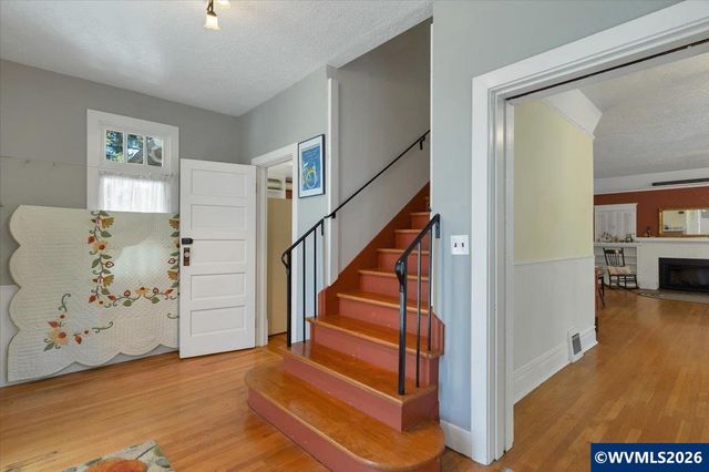292 17th St SE, Salem, OR 97301