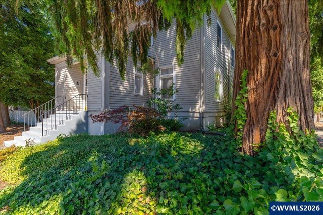 292 17th St SE, Salem, OR 97301