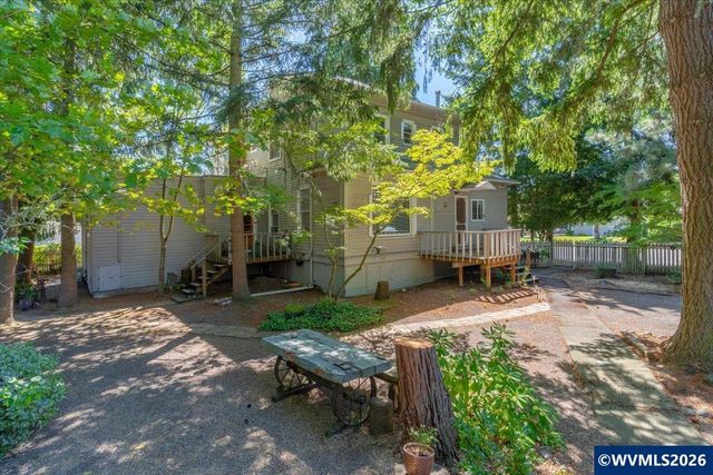 292 17th St SE, Salem, OR 97301